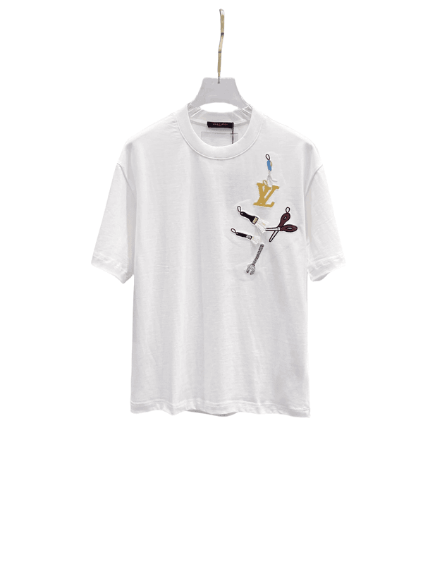 T-Shirt — T-shirt and Shorts find on BoonBuy Finds