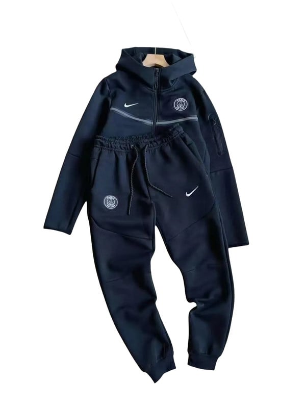 Nike Nike Set — Hoodies and Pants find on BoonBuy Finds