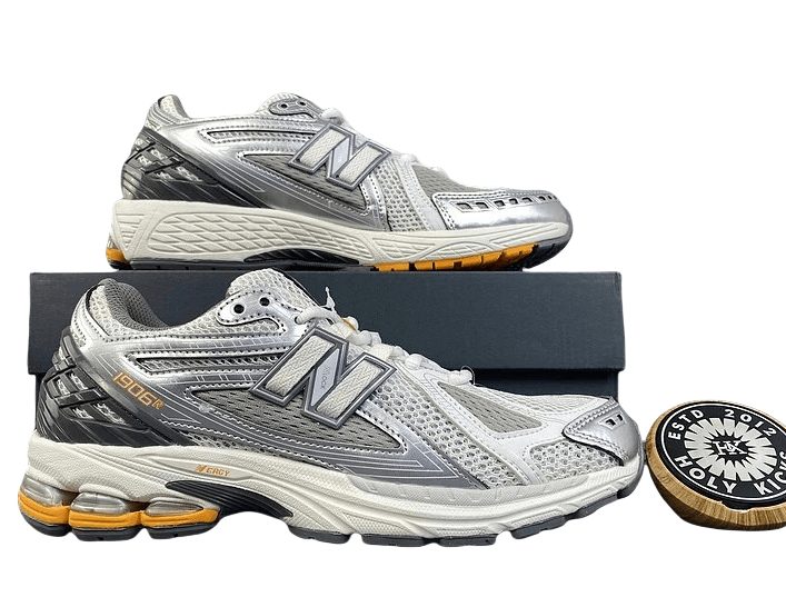New Balance New Balance Sneakers — Shoes find on BoonBuy Finds