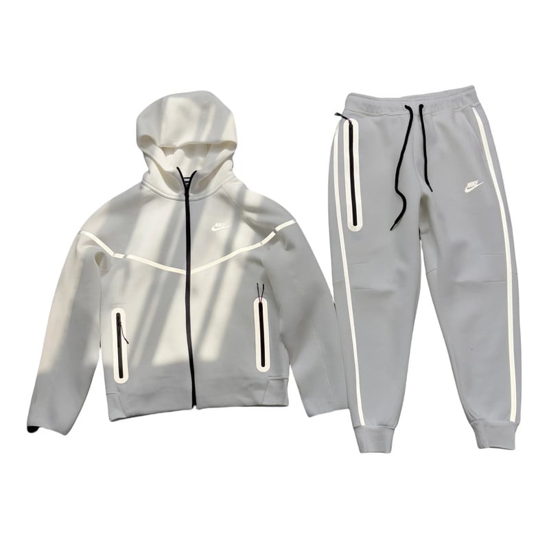 Nike Nike Set — Hoodies and Pants find on BoonBuy Finds