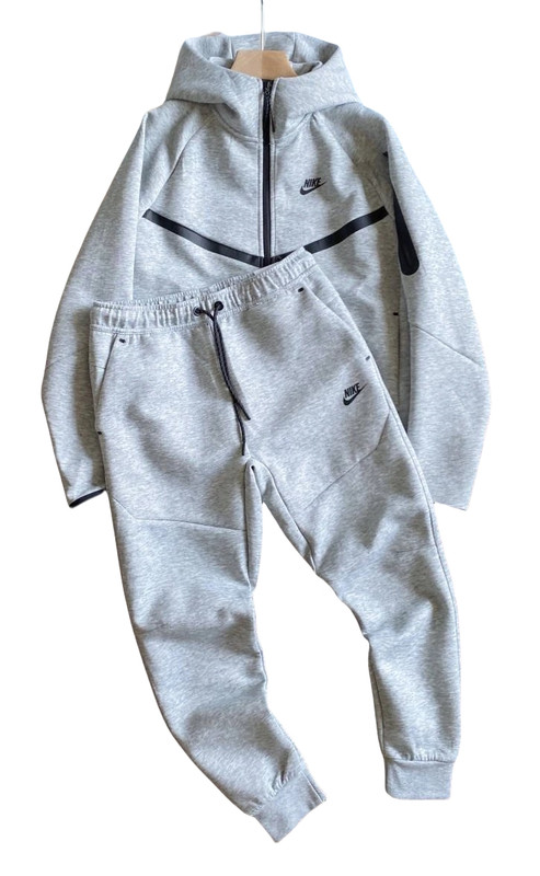 Nike Nike Set — Trending Now find on BoonBuy Finds