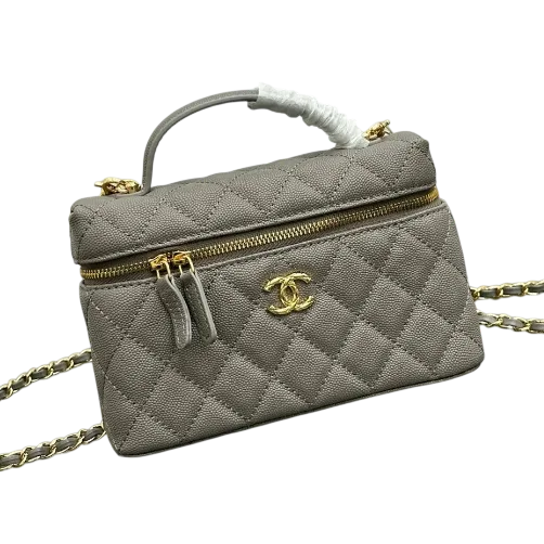 Chanel Chanel Tote Bag — Latest Finds find on BoonBuy Finds Chanel Chanel Tote Bag — Latest Finds find on BoonBuy Finds